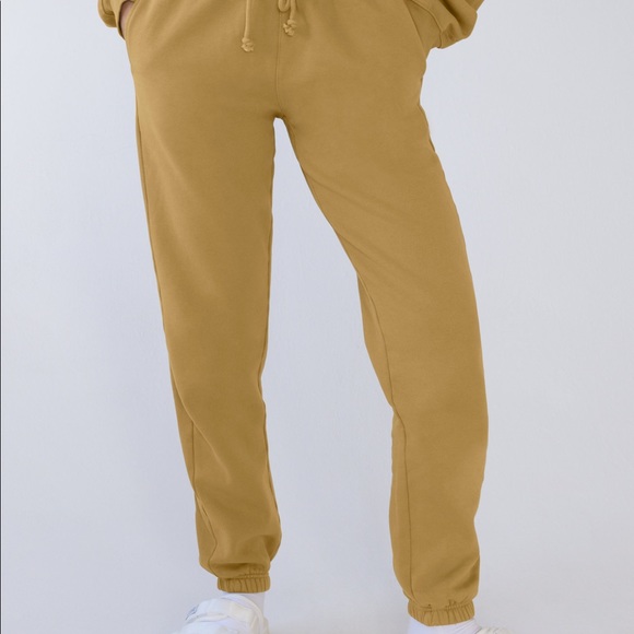 TNA Aritzia BF Cozy Shorts sweatshort - Picture 4 of 4